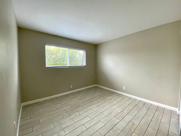 Solano Apartments — Photo 14