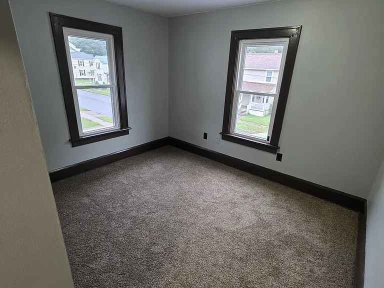438 Emerick St — Photo 9