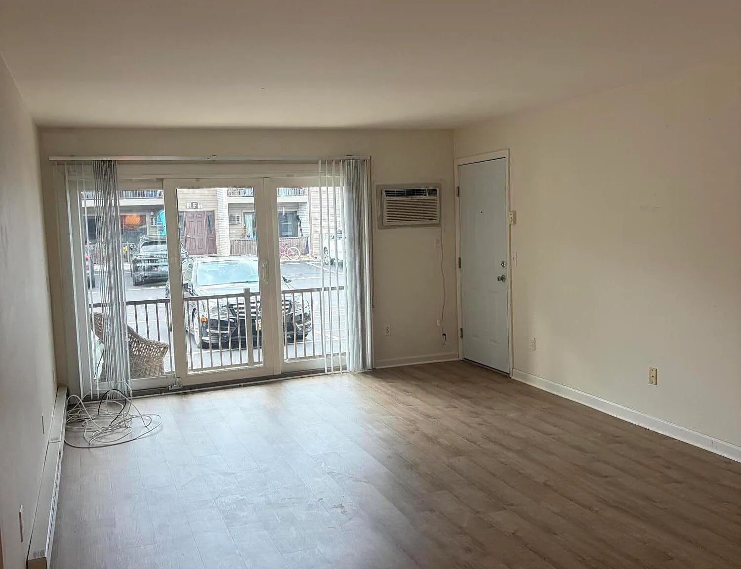 1 bed, $2,100 — Photo 4