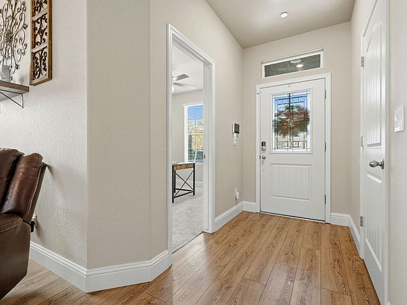 4th image of 756 Strada Street