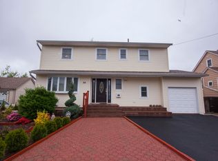 54 Lester Ave, Freeport, NY 11520