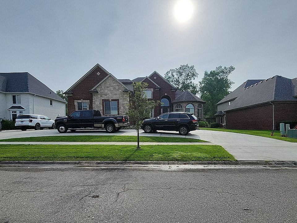 1st image of 55590 Whitney Ct