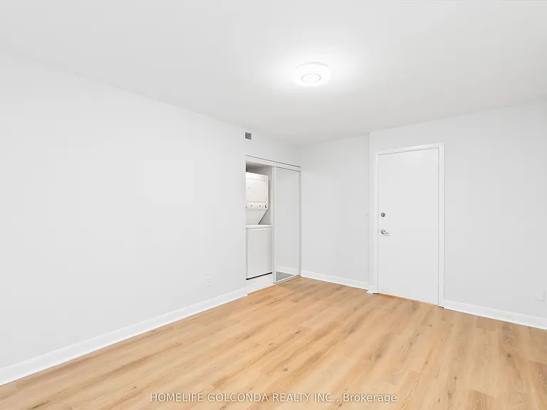 210 Victoria St #1809 — Photo 8