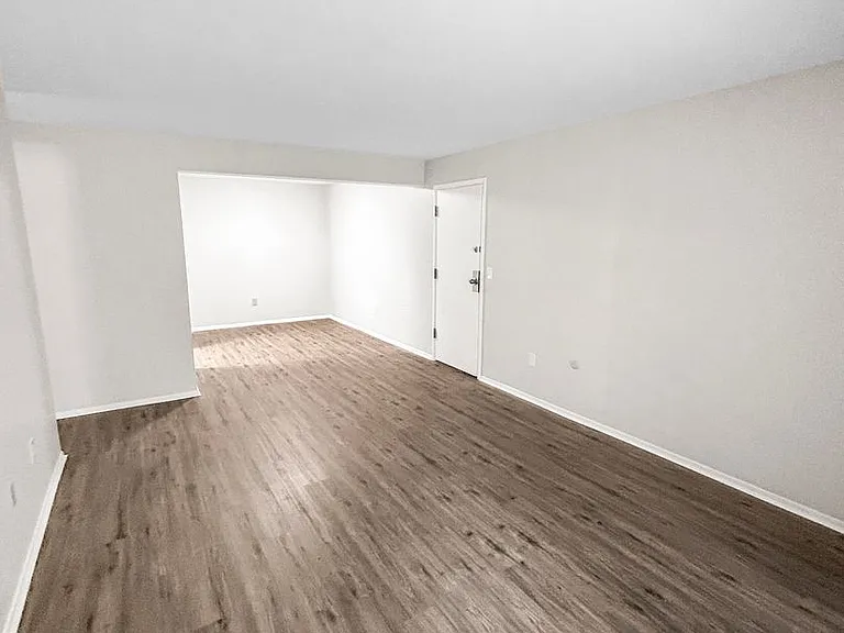 5085 Sanlin Dr — Photo 6