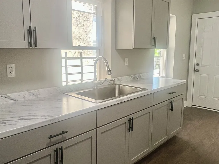 2513 Francis St #1 — Photo 17