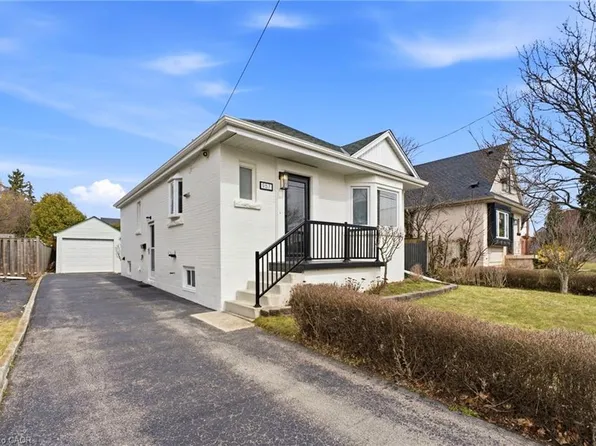 957 Queensdale Ave E, Hamilton, ON L8T 1H5