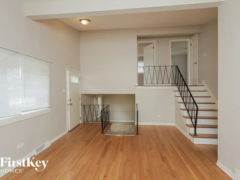 3729 W 121st Pl — Photo 4