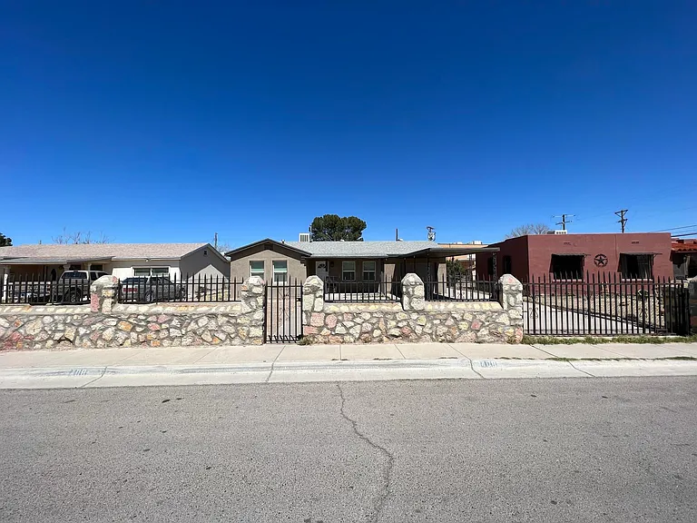 408 Ramona Ave — Photo 2