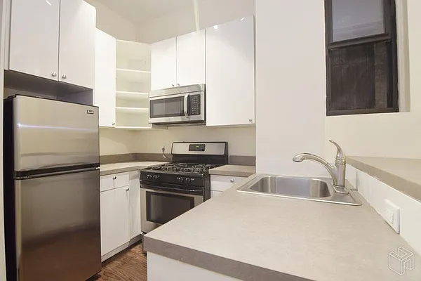 Rented by Halstead Real Estate | media 28