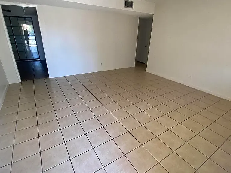 9406 Montgomery Dr — Photo 6