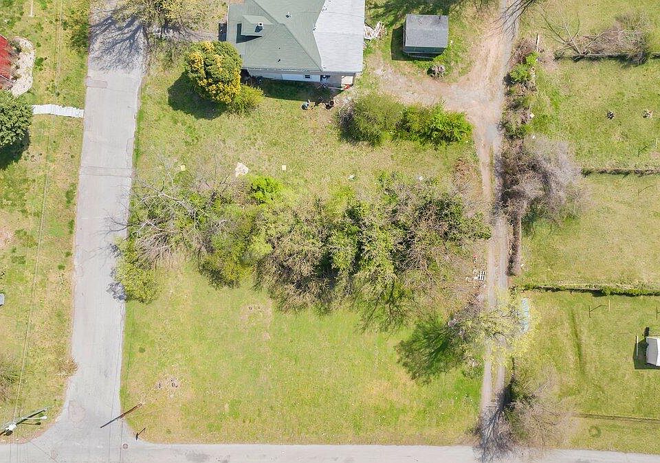 1st image of 0 Gilmer Ave #10