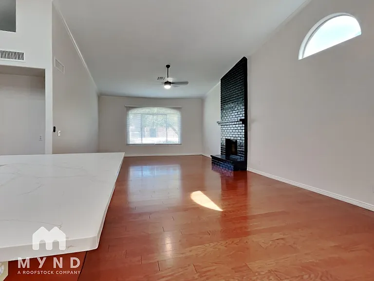 5623 E Grandview Rd — Photo 11