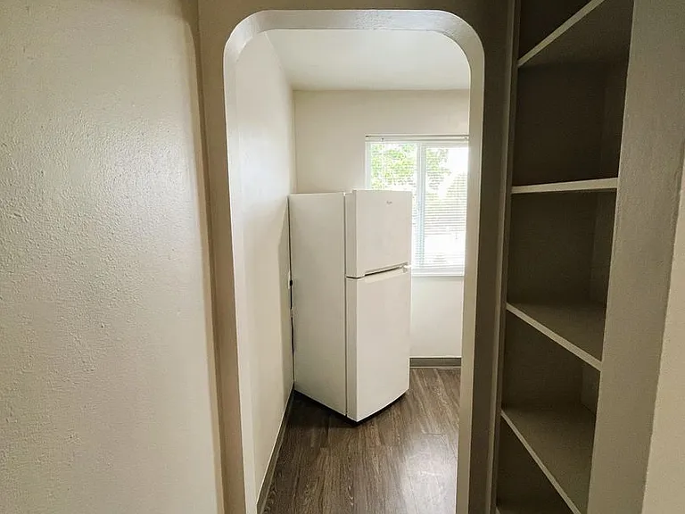 765 E 18th Ave #6 — Photo 4