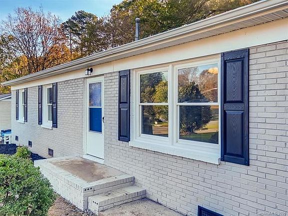 3rd image of 3509 Belfast Dr #29