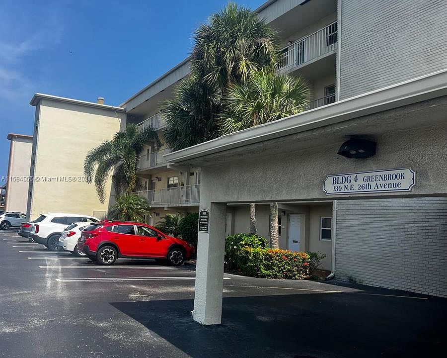 Village Royale On The Green Condominiums 130 NE 26th Ave Boynton