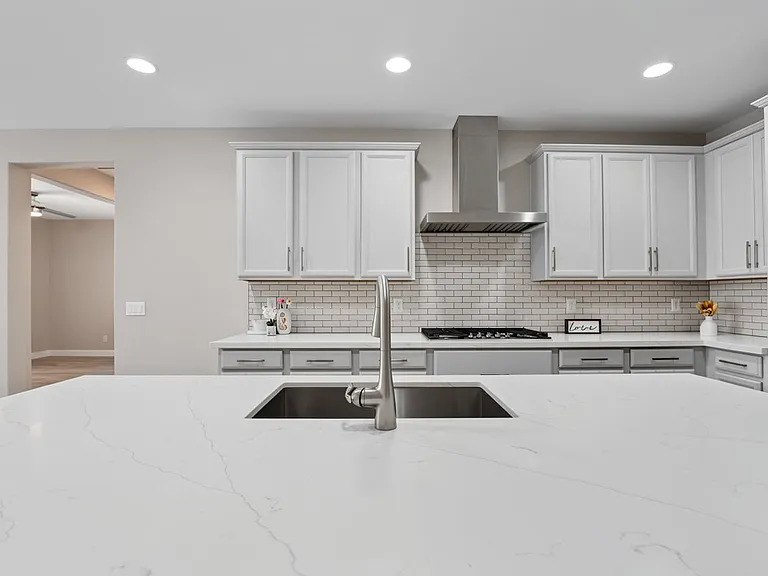 5140 N 181st Dr — Photo 14