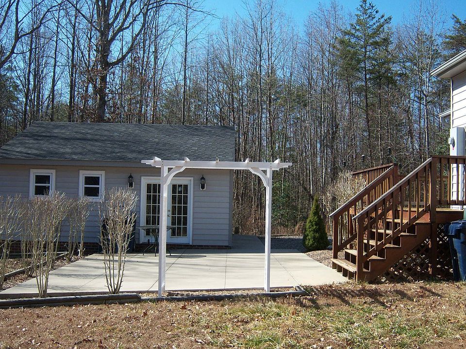 1st image of 665 Bent Creek Ln