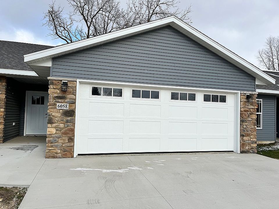 605 3rd St, Delhi, IA 52223 Zillow