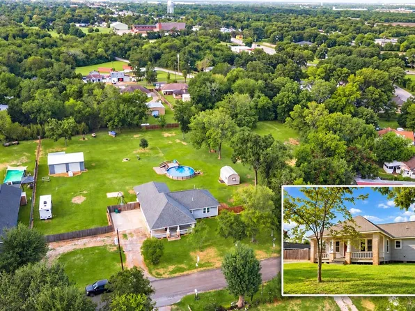 112 Wood Ave, Baytown, TX 77520