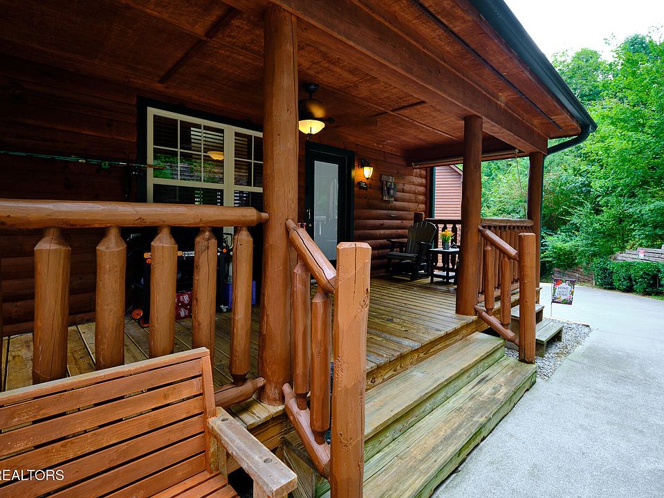 1st image of 2604 Stonebrook Dr