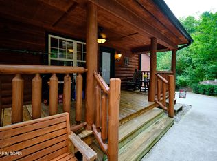 2604 Stonebrook Dr, Pigeon Forge, TN 37863