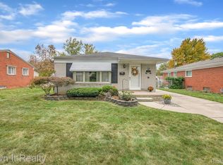 6521 Rosemary St, Dearborn Heights, MI 48127
