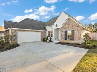 201 Herons Bay Cir, Madison, MS 39110