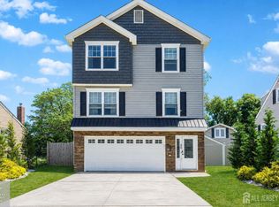 60 Waackaack Ave, Keansburg, NJ 07734