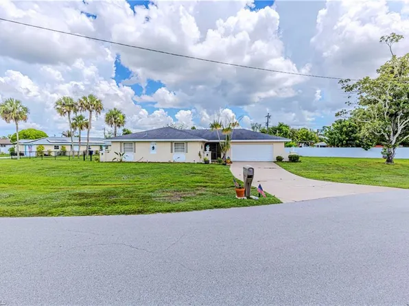 1618 Country Club PKWY, LEHIGH ACRES, FL 33936