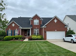 1313 Cochrane Woods Ln, Matthews, NC 28105