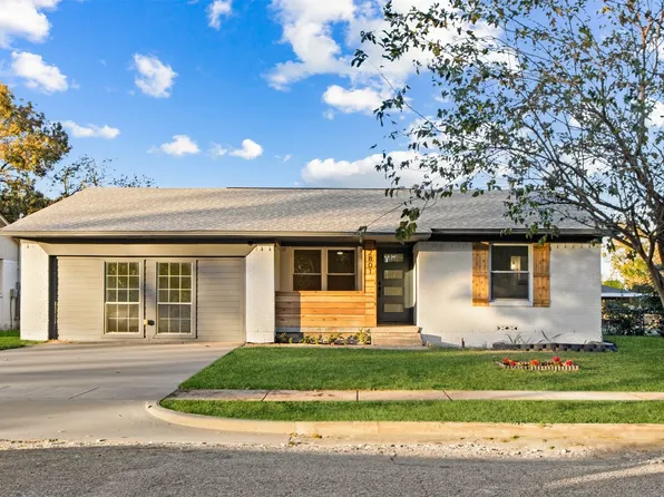 2801 Sanders Dr, Garland, TX 75042