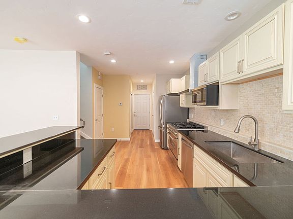 5th image of 1276 Ocean Ave #3