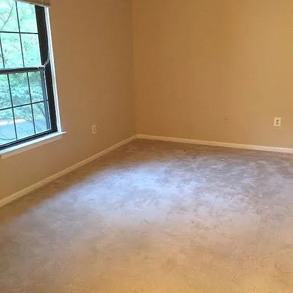 5912 Roberts Common Ct — Photo 6