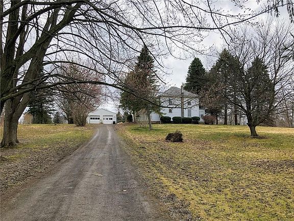 2nd image of 2028 Country Club Ln