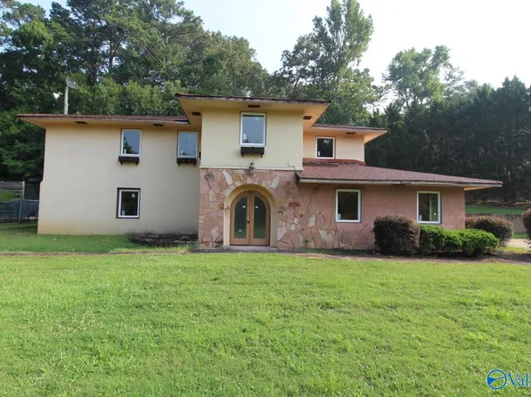 4990 Louise St, Gadsden, AL 35903