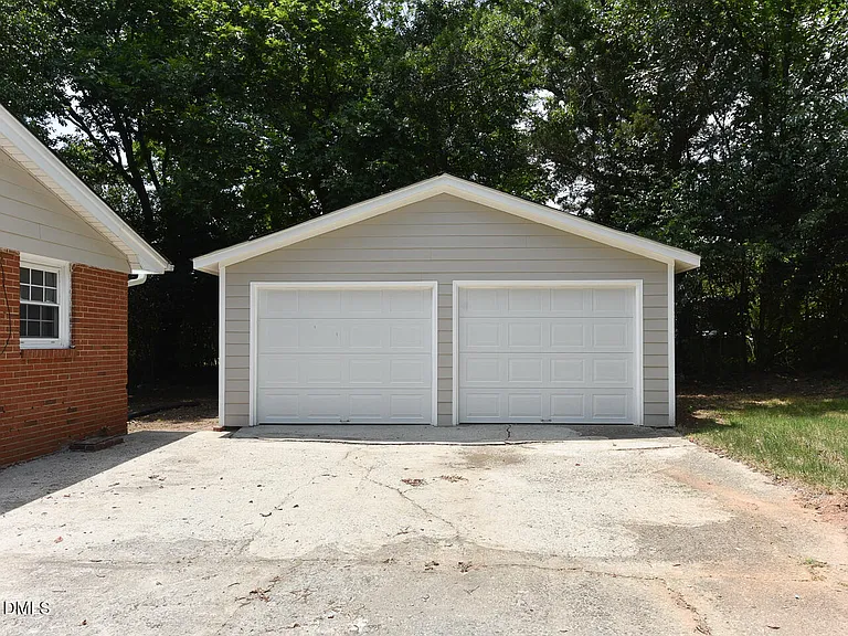 3809 Boddie Dr — Photo 4