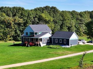 5700 Secord Lake Rd, Leonard, MI 48367