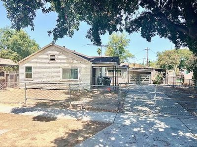 4155 E Clay Ave, Fresno, CA, 93702