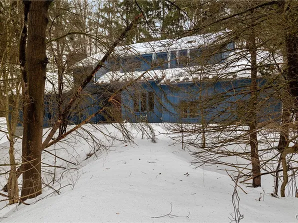 6206 Turnwood Dr, Jamesville, NY 13078