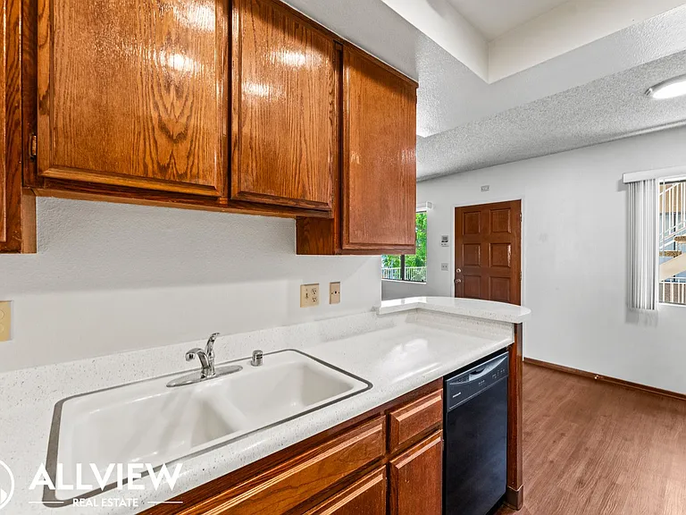 202 East 16th Street — Photo 11