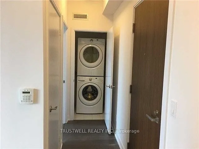 255 Village Green Sq #3208 — Photo 5