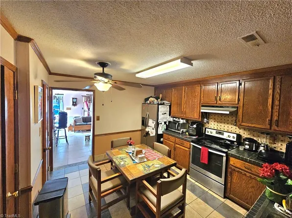 817 Brickwood Ct, Winston Salem, NC 27127