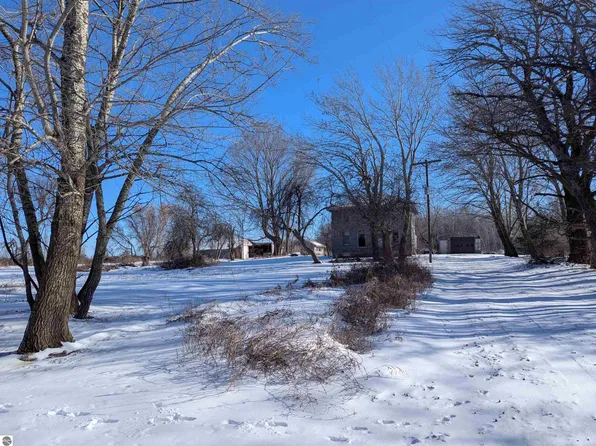 1240 Youngs Rd, Turner, MI 48765