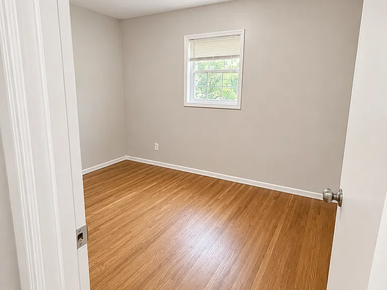 10300 Dudley Dr — Photo 15