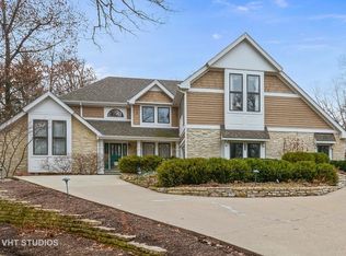 117 Indianwood Ln, Indian Head Park, IL