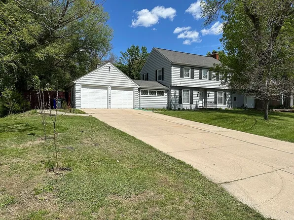 3430 White Oak Rd SE, Cedar Rapids, IA 52403