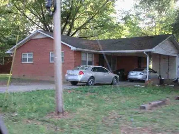 739 Paula St, Bolivar, TN 38008