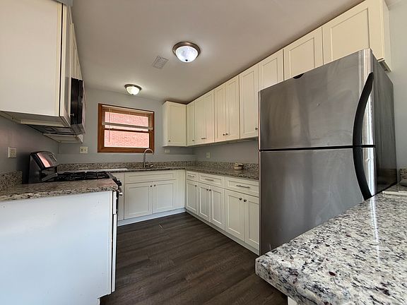 2nd image of 3325 W Fulton Ave #1
