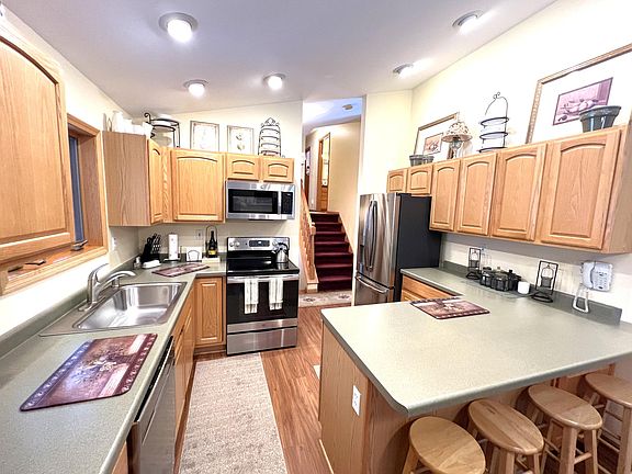 5th image of 4092 Forest Ln