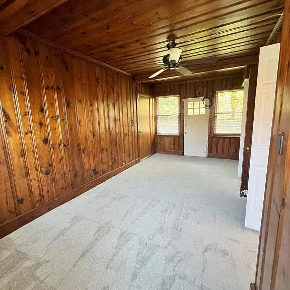 9509 Monroe St — Photo 11
